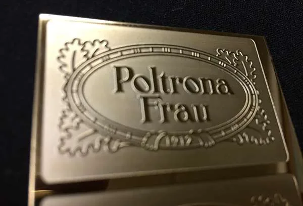 蝕刻銘版-Poltrona Frau